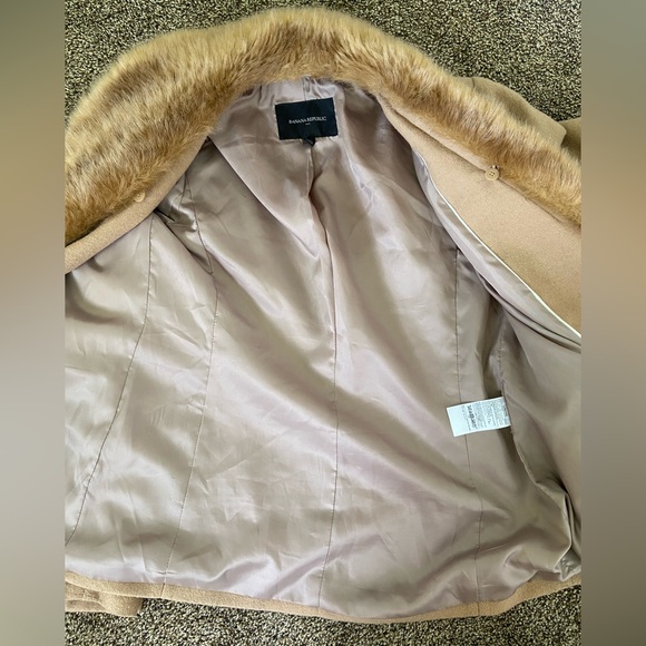Banana Republic Camel Wool Blend Fur Trimmed Jacket ~ Women's Size 4P - Picture 6 of 7